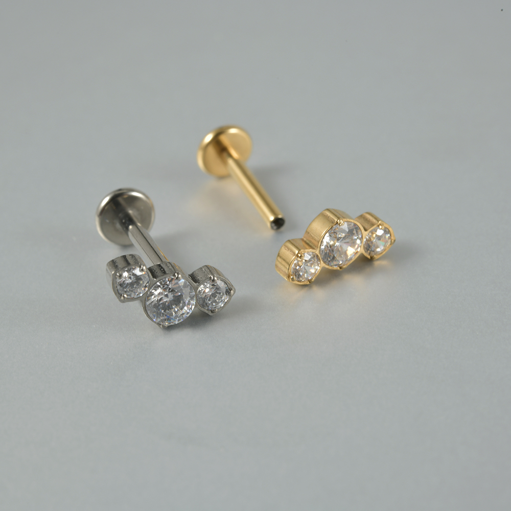 1PC Zircon G23 Solid Titanium  - مراجعة Cluster Stud Ear وسعره