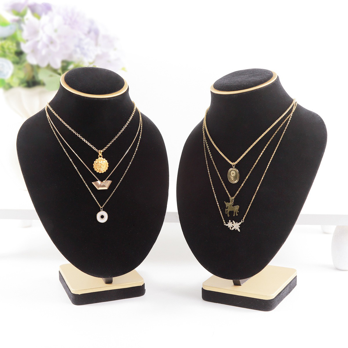 Body Black Velvet Jewelry Bust - مراجعة Body Jewelry Stores وسعره