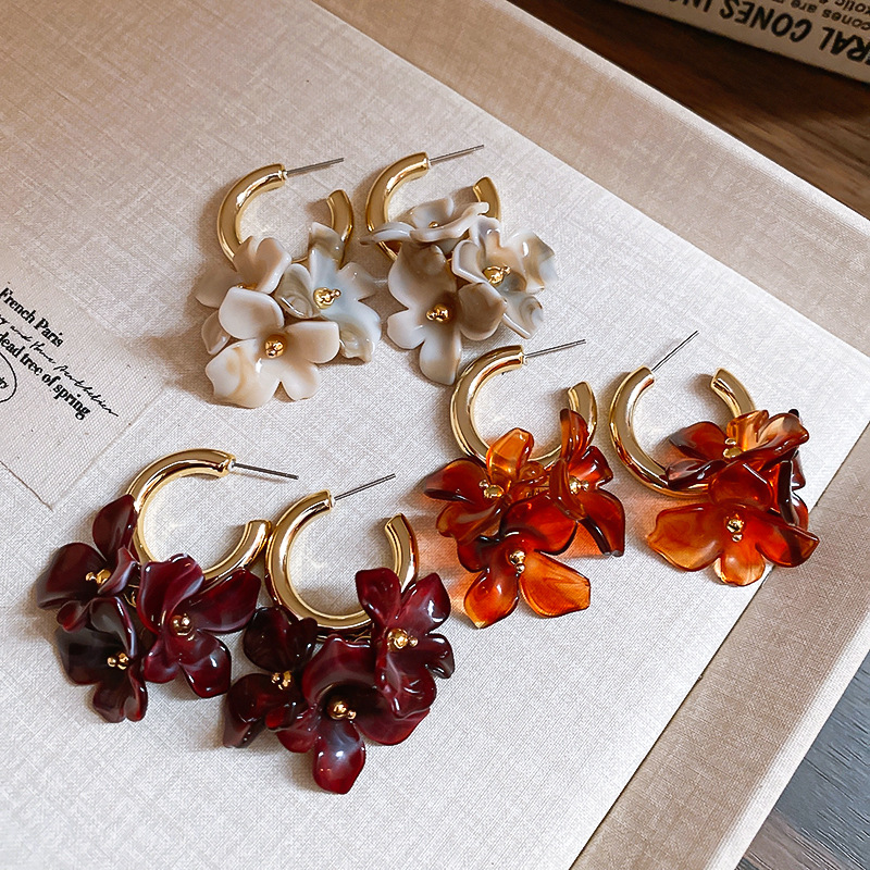 Maillard Flower Clusters Drop  - مراجعة Cluster Stud Ear وسعره