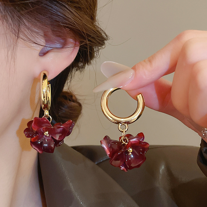 Maillard Flower Clusters Drop  - مراجعة Cluster Stud Ear وسعره