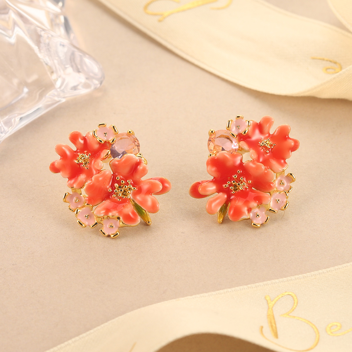 Colorful Enamel Floral Stud Ea - مراجعة Cluster Stud Ear وسعره